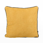 Almofada BELLUS 45x45 Veludo Amarelo Mostarda com Vivo Preto