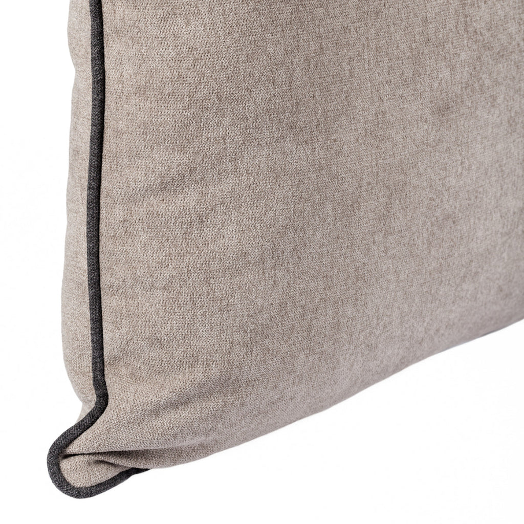 Almofada BELLUS 45x45 Veludo Bege Toupeira com Vivo Preto