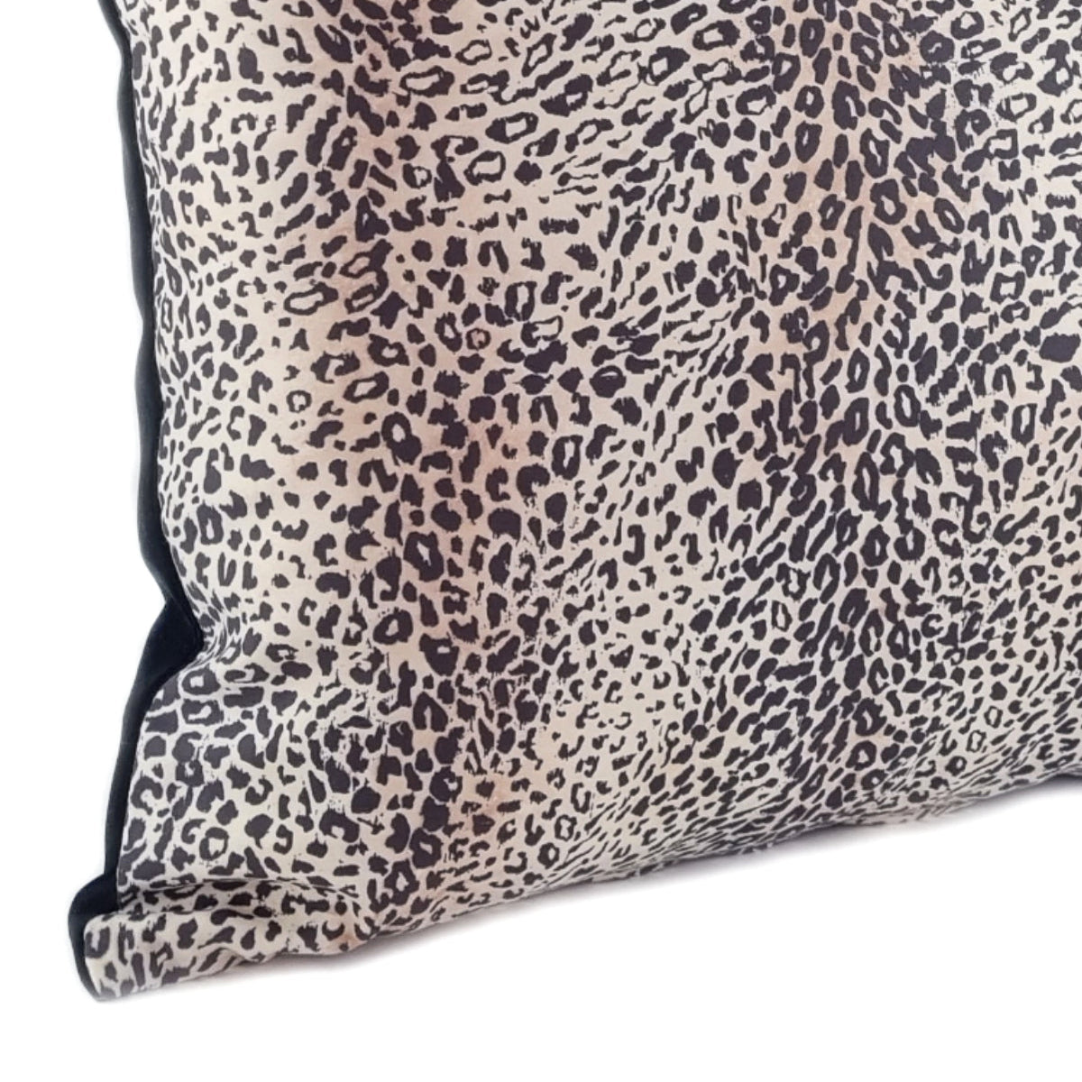 Almofada DINJA 40x65 Padrão Tigresa com verso Veludo Preto