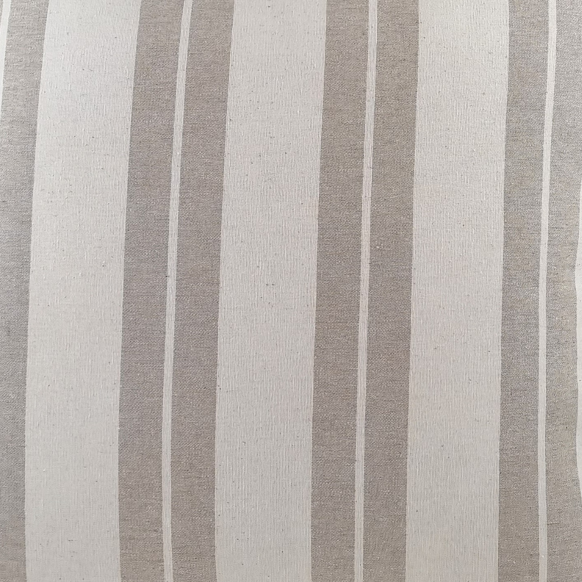 Almofada DINJA 50x50 Linho Cru com risca larga dupla Castanha e rebordo