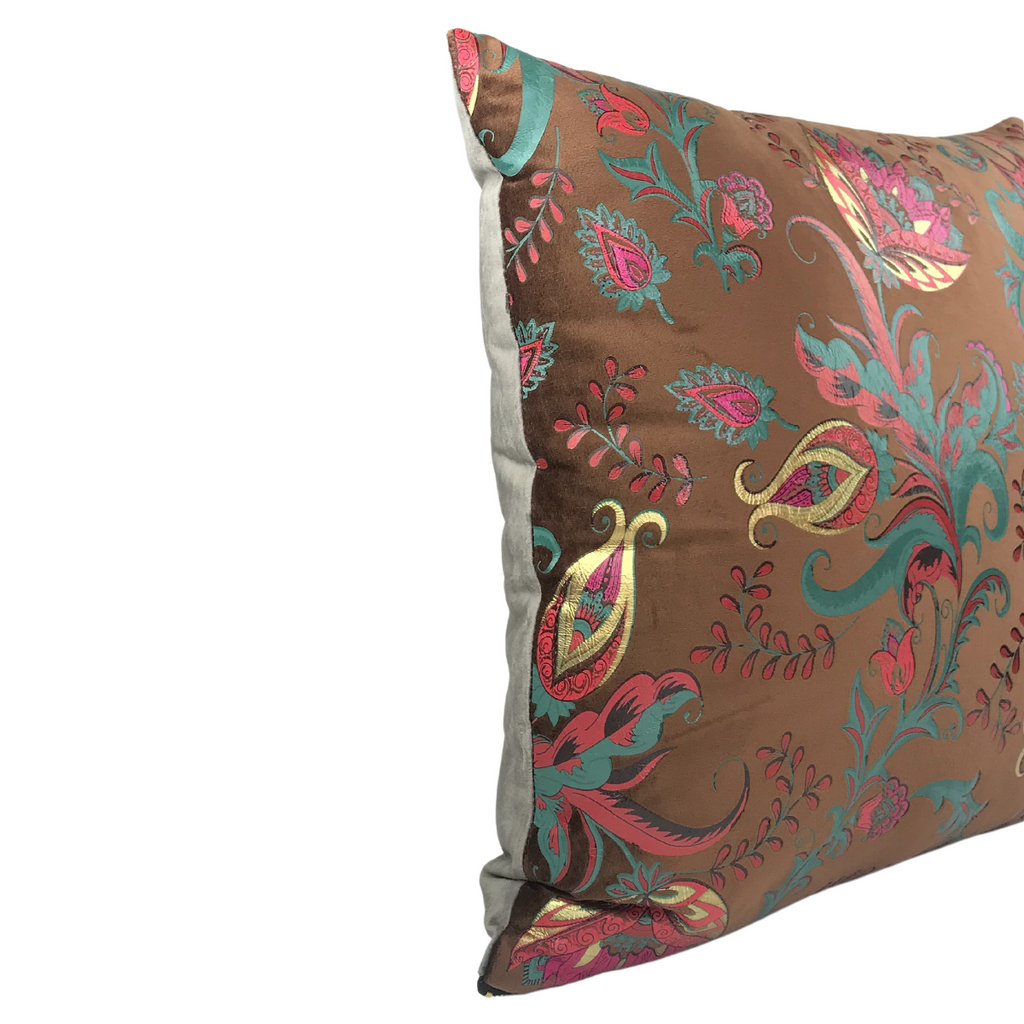 Almofada FJURI 45x45 Castanho com Flores Verde e fecho dourado