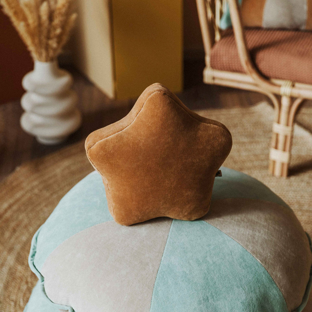 GIBBI Children's Pillow Star Brown Caramel