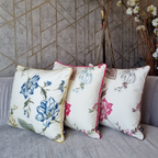 Almofada FJURI 45x45 Flores Rosa com vivo Roxo
