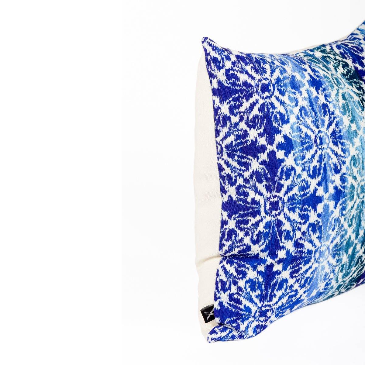 Almofada MUDELL 45x45 Tie Dye Azul Gradiente - KUXIN // Home Fashion