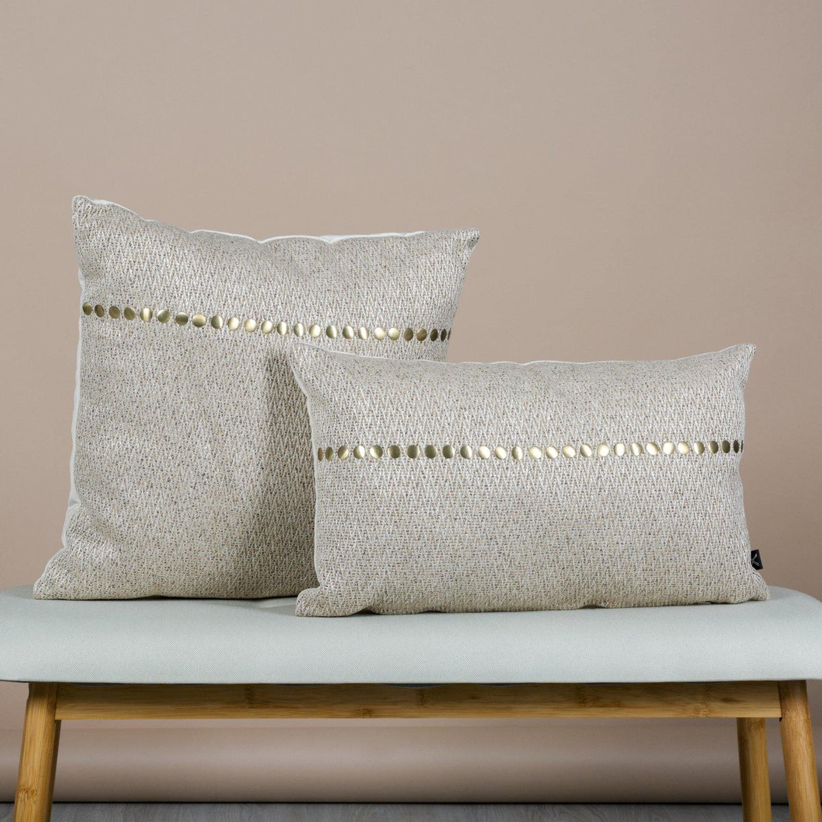 Almofada JIDDI 38x58 Castanho com Taxas Douradas - KUXIN // Home Fashion